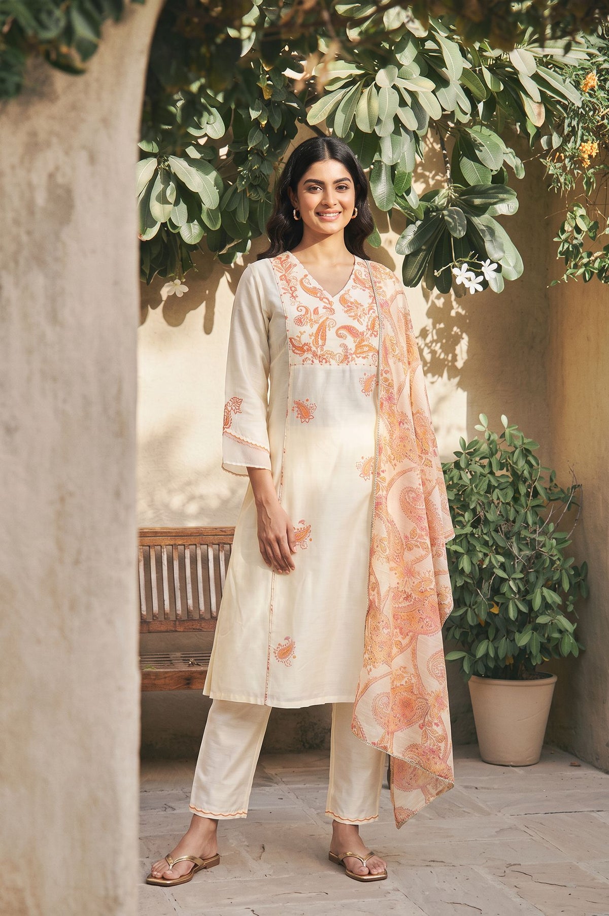 Off White Thread Embroidered Straight Kurta with Pants and Dupatta Set