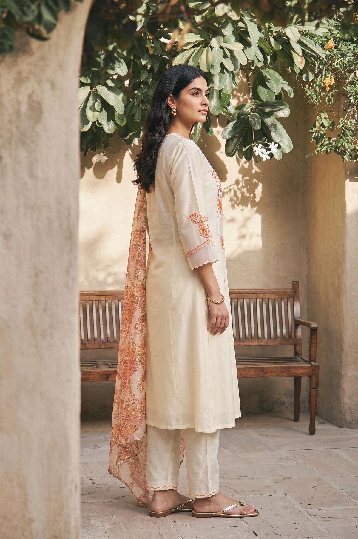 Off White Thread Embroidered Straight Kurta with Pants and Dupatta Set