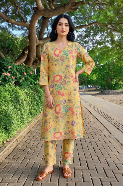 Yellow Floral Printed Straight Kurta with Pants Co-ord Set
