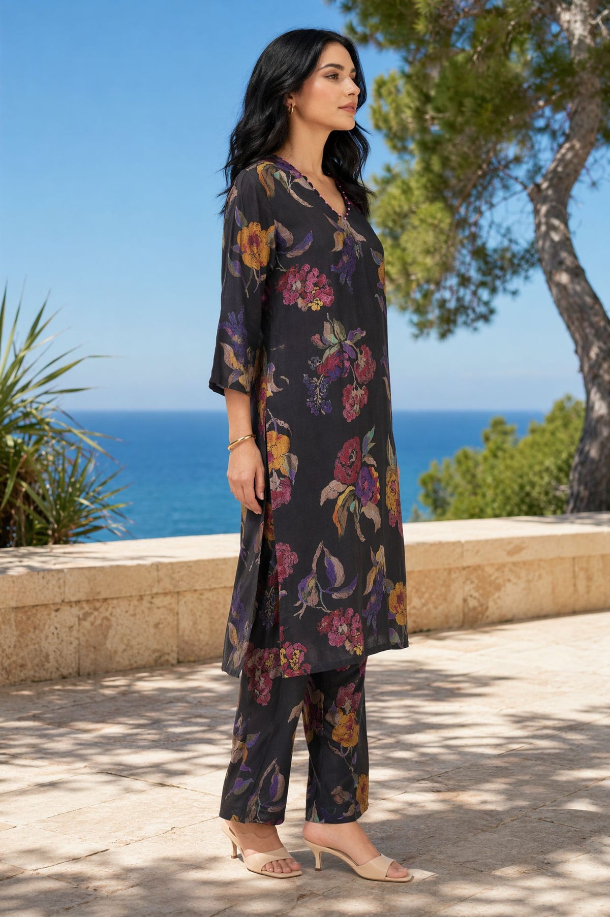 Black Floral Printed Crepe Straight Kurta with Pants Co-ord Set