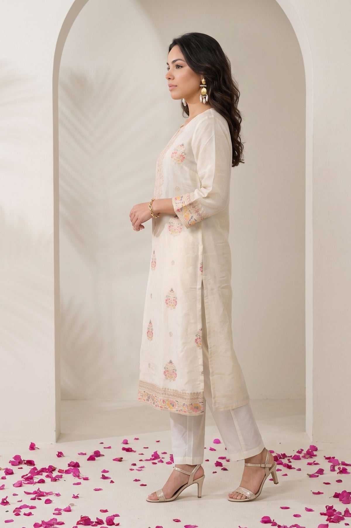 Off White Thread Embroidered Yarn Dyed Tissue Dola Straight Kurta with Straight Pants and Dupatta Set