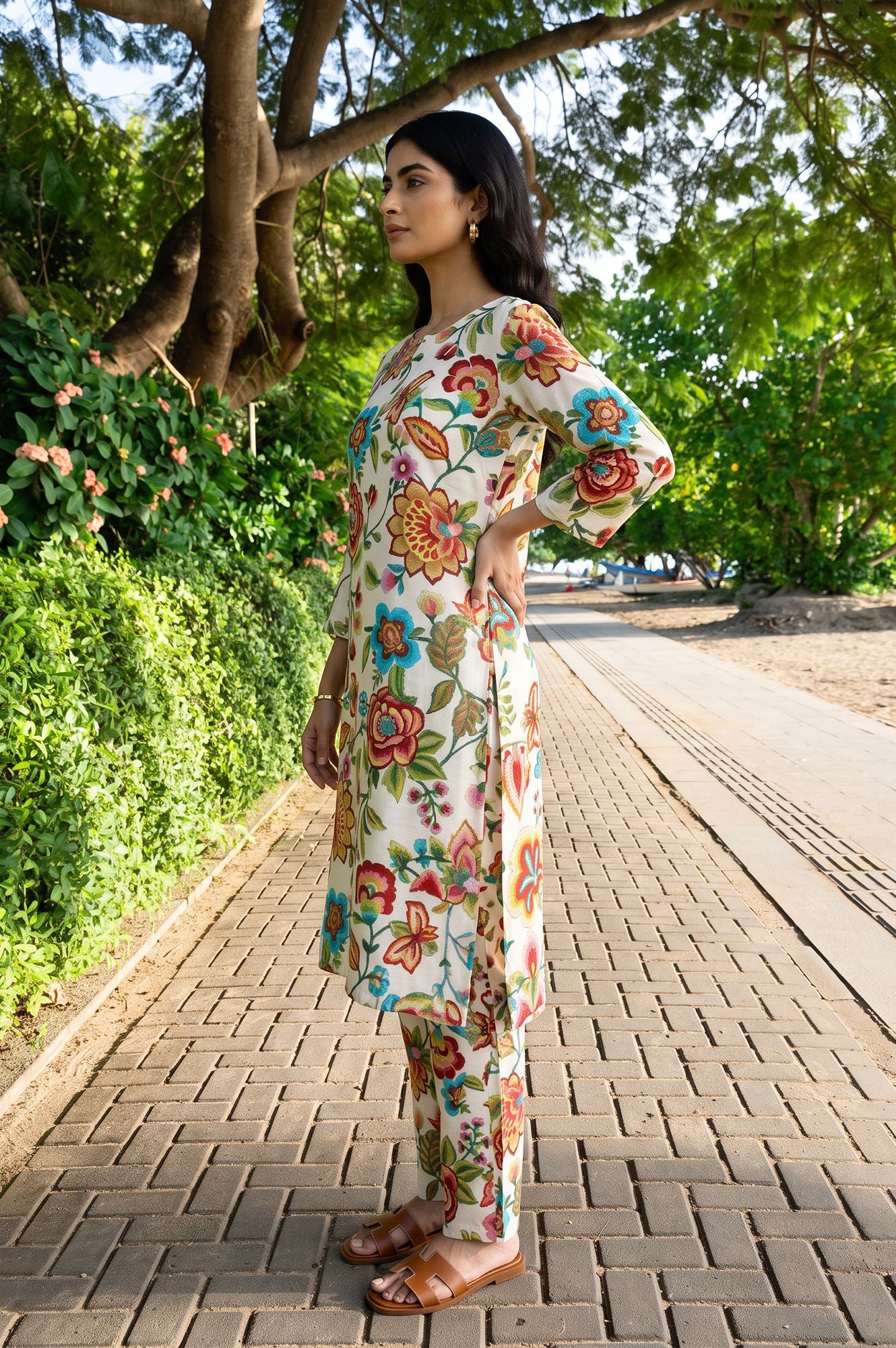 Off White Floral Printed Straight Kurta with Pants Co-ord Set