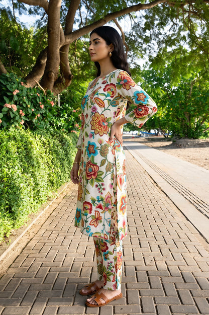 Off White Floral Printed Straight Kurta with Pants Co-ord Set