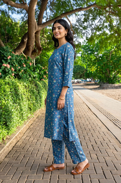 Blue Floral Printed Straight Kurta with Pants Co-ord Set