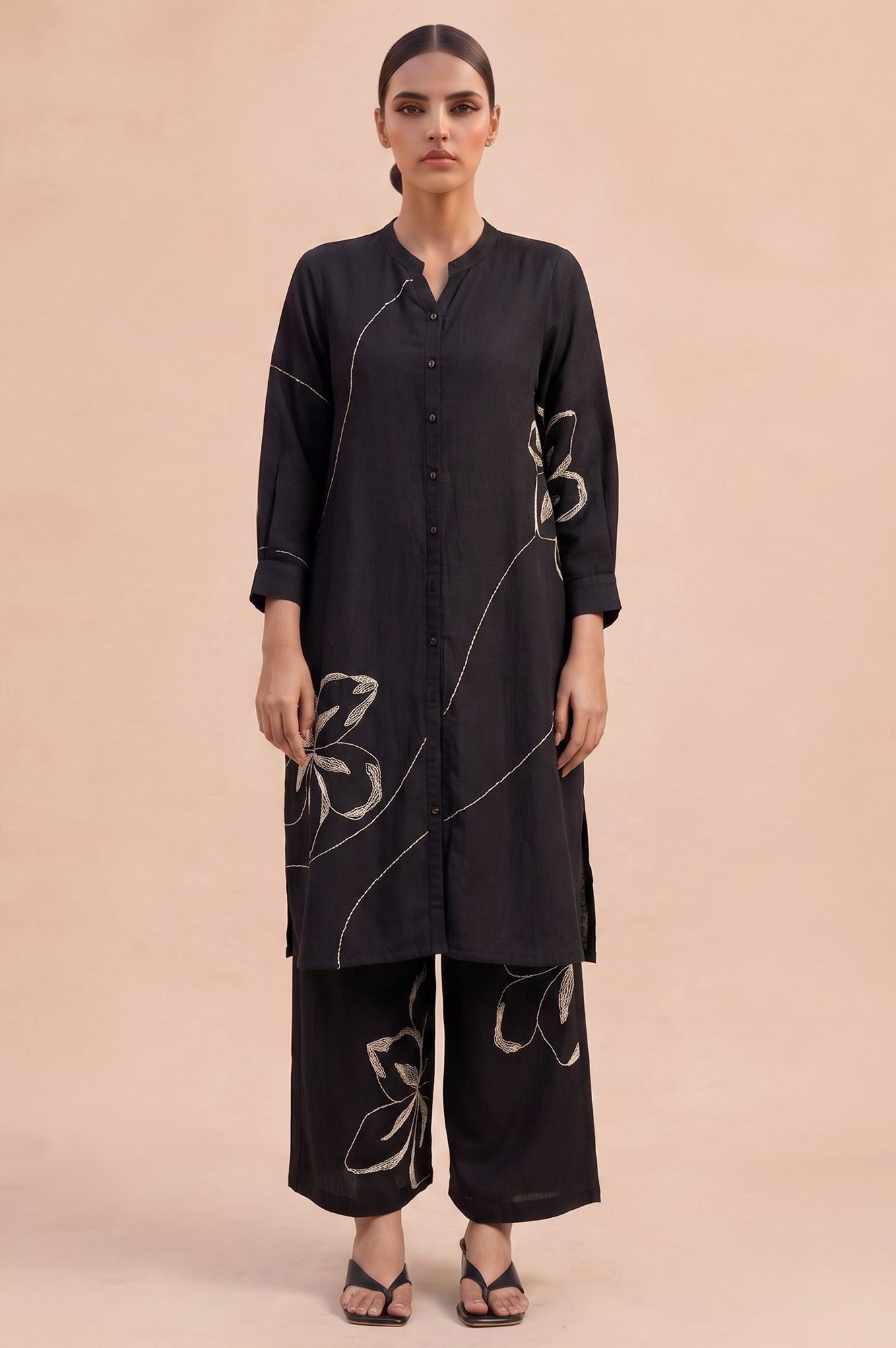 Airport Arrival Embroidered Straight Kurta &amp; Pant Set