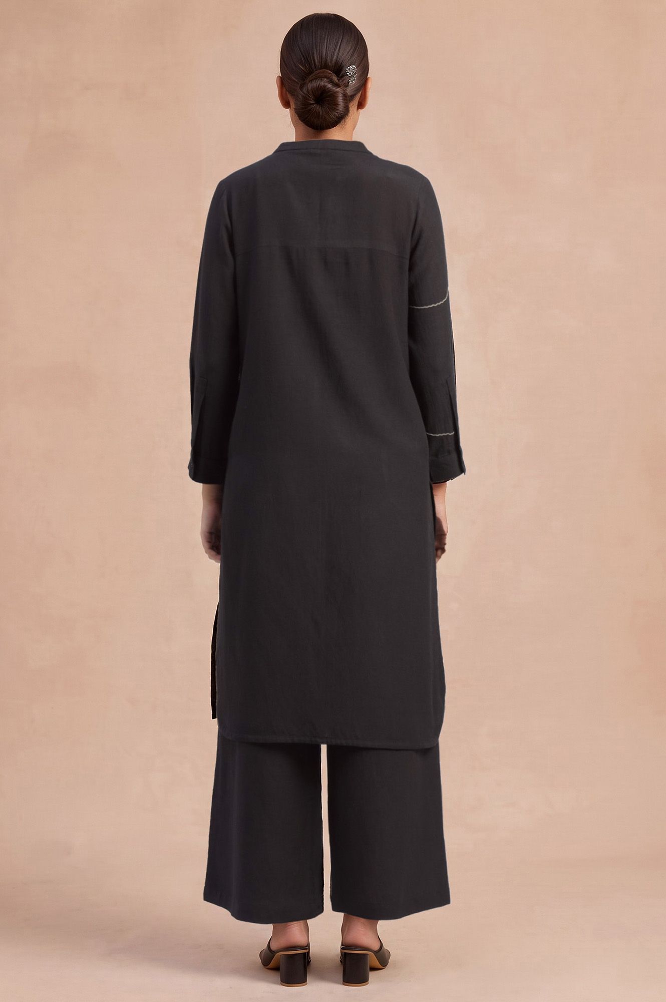 Airport Arrival Embroidered Straight Kurta &amp; Pant Set
