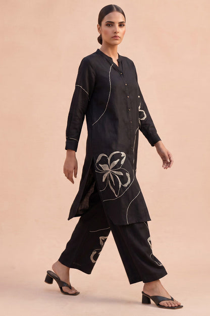 Airport Arrival Embroidered Straight Kurta &amp; Pant Set
