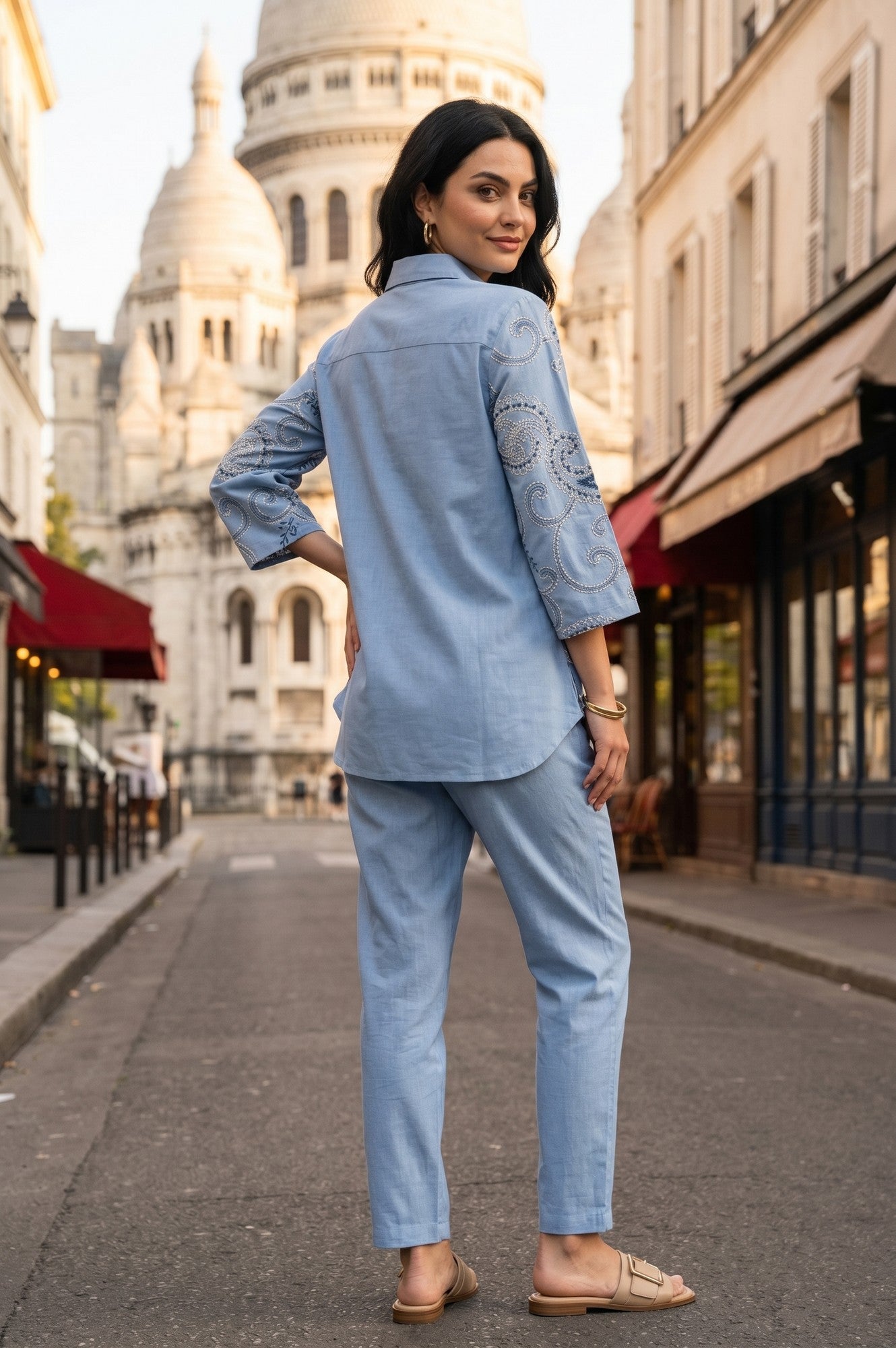 Blue Embroidered Cotton Flax Straight Kurta With Straight Pants Co-ord Set