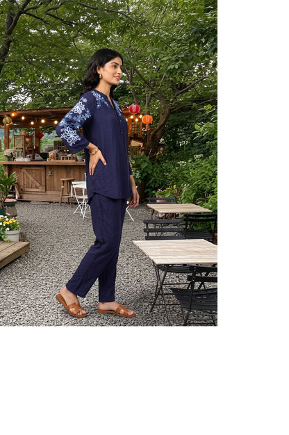 Navy Blue Thread Embroidered Straight Kurta with Pants Co-ord Set