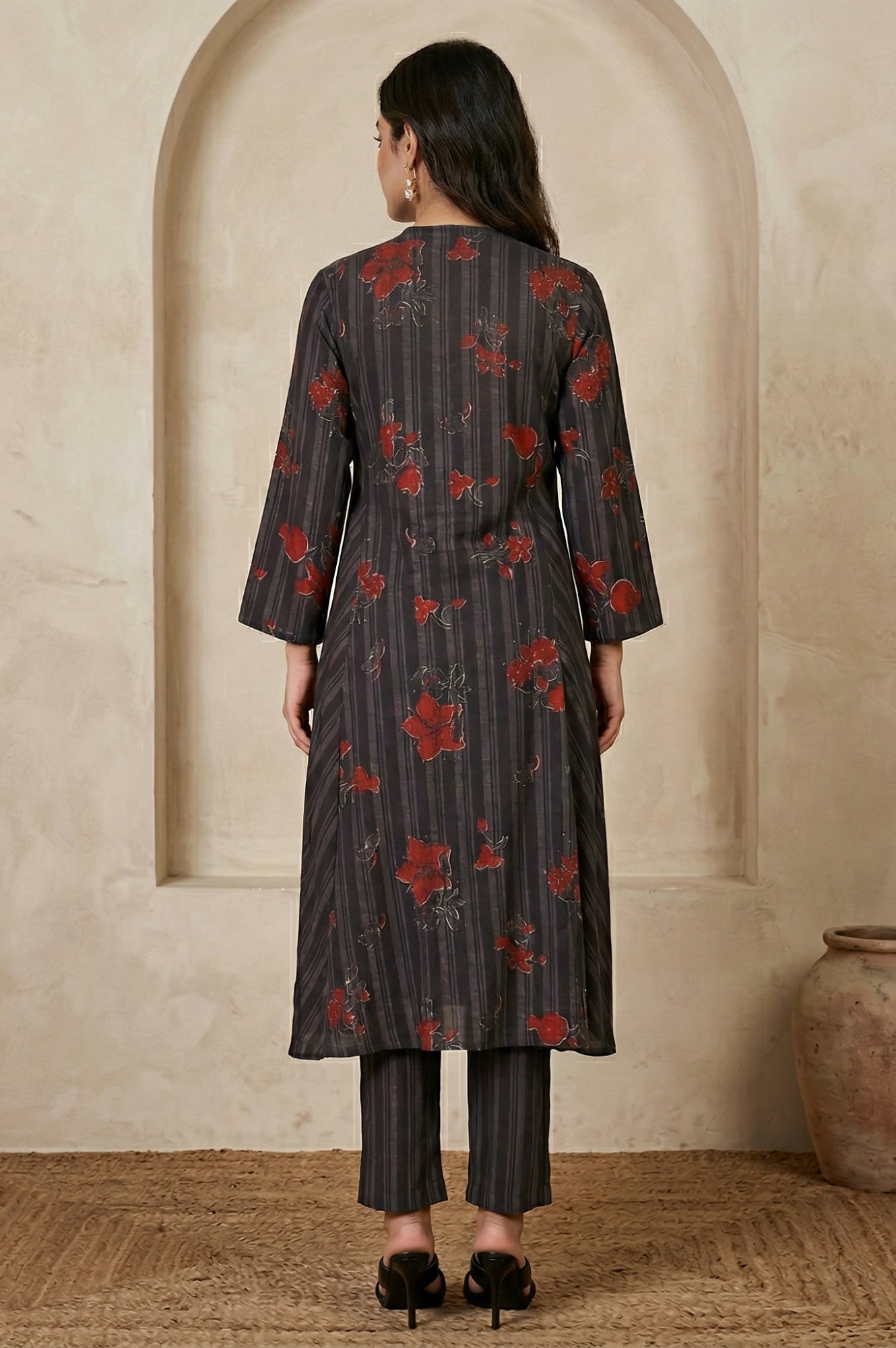 Black Floral Printed Crepe Straight Kurta