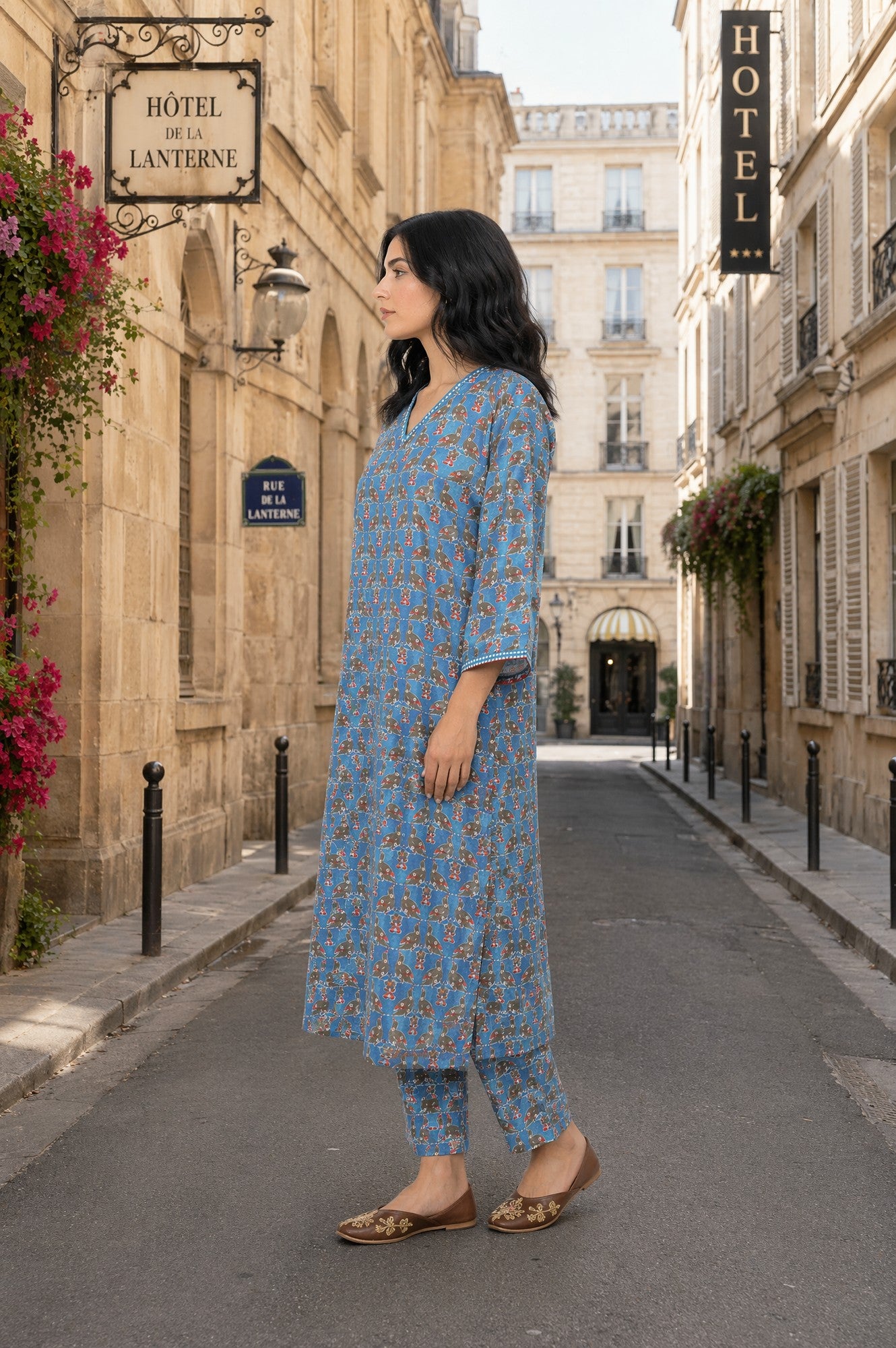 Blue Conversational Printed Satin Straight Kurta