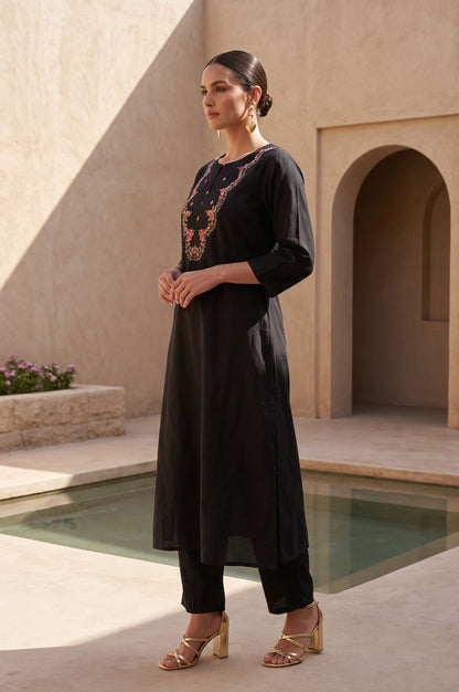 Black Embroidered Straight Kurta