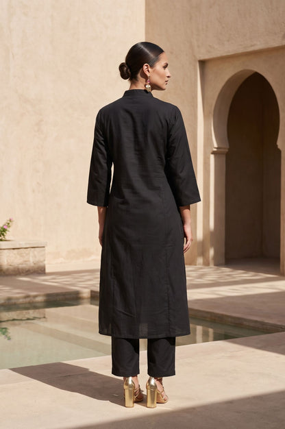 Black Embroidered Straight Kurta