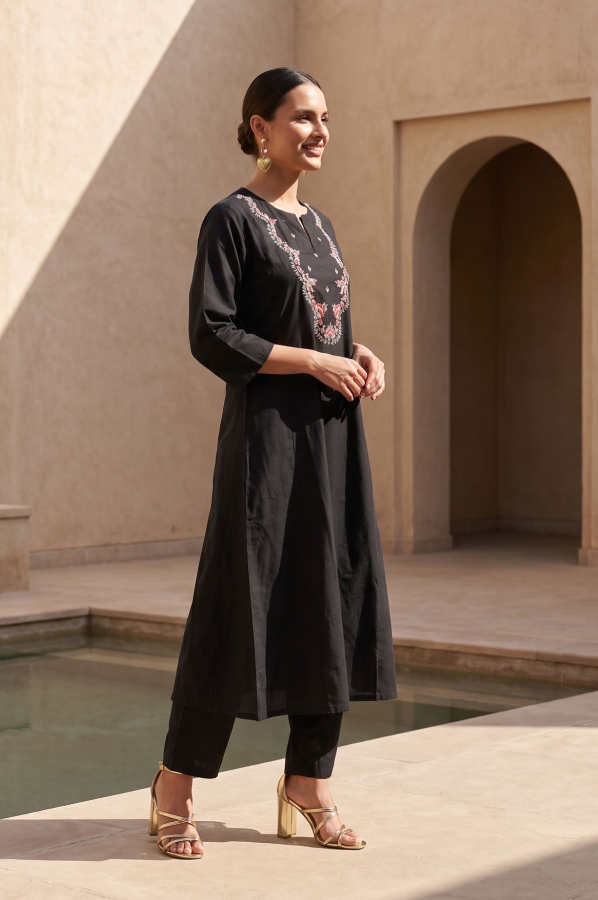 Black Embroidered Straight Kurta